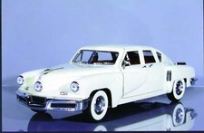 1:18 Yatming Tucker '48 crema, blu