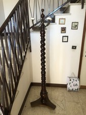 Appendiabiti da terra in legno noce piantana porta abiti dal design classico