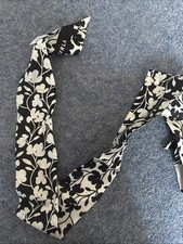 Sciarpa di seta Furla collo