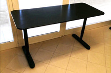 Scrivania ufficio Ikea altezza