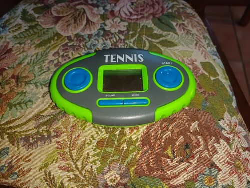 Vecchio gioco elettronico - vecchio,