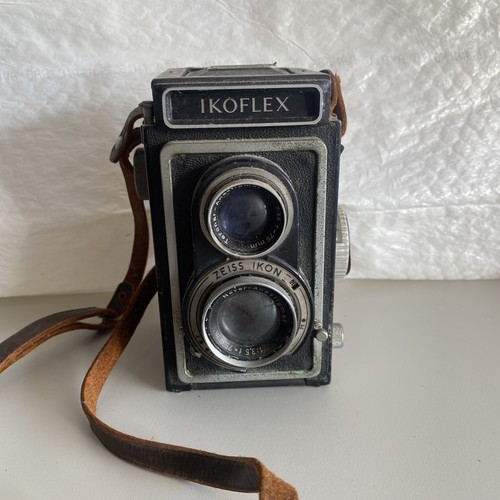Macchina fotografica antica