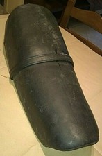 Auto/Ricambi/Accessori/Schienale"SELLA MOTO CAGIVA SST 350 NERO EPOCA RIFODERARE