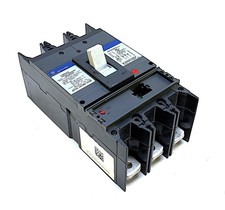 General Electric SGHA36AT0400 Interruttore 3 poli 400A 600V (senza spina) (crepa)