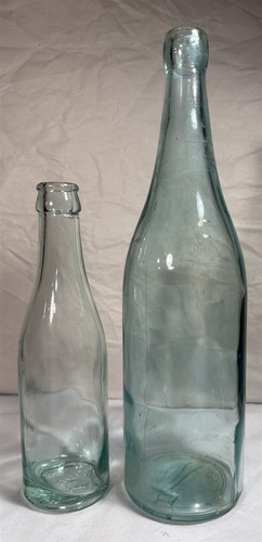 Antica coppia bottiglie acqua