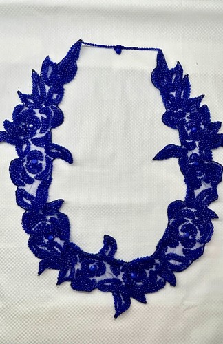 Collana ricamata mano su - ricamata,