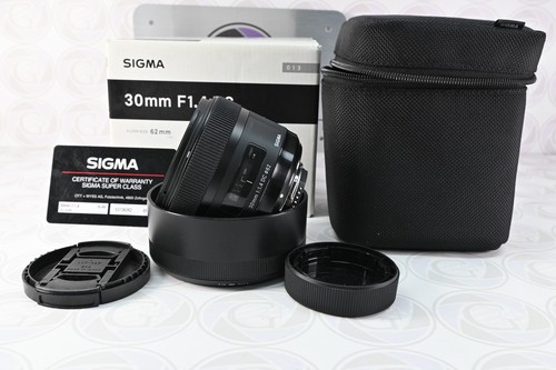 Sigma art 30mm dc - 30mm, f/1.4