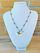 Collana Uncinetto Filo Lurex E Cristalli Oro Con Pendente Ventaglio