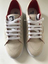 Scarpe da skateboard fuori