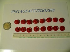 16 bottoni in plastica vintage anni 70 , color amaranto lucido , diametro 1,4 cm
