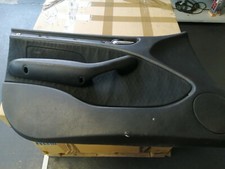 pannello porta anteriore lato guida bmw e46 con qualche segno di usura