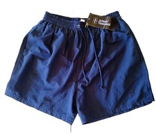 boxer mare piscina uomo