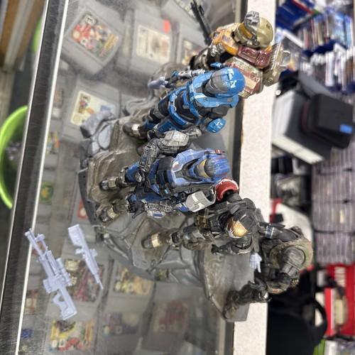 Statua halo reach noble team - statua,