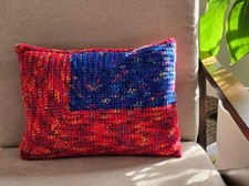 Nuovo cuscino fatto a mano -