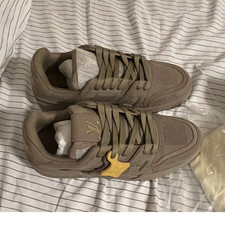Louis Vuitton Beige Sneaker