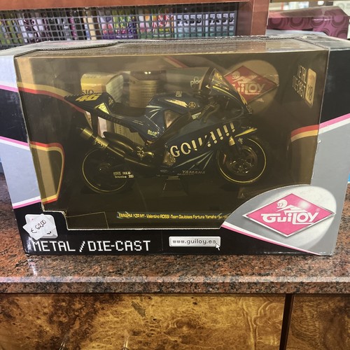 Valentino rossi yamaha yzrm1 - yamaha,