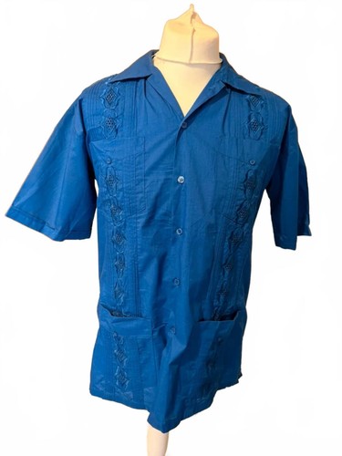 Camicia guayabera ricamata blu