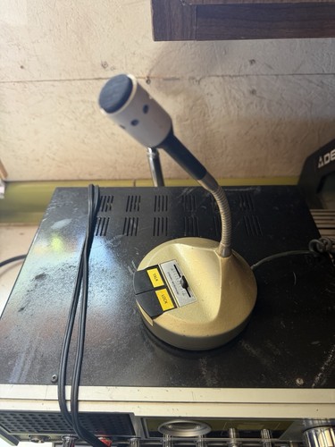 Microphone desk - cb, )…desk