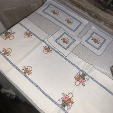 Vintage embroidered cptton placemats and table runner with unmatched pieces