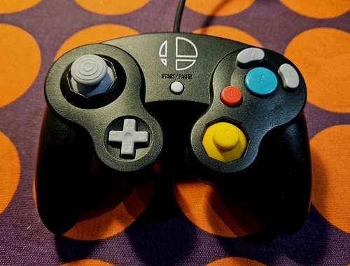 Nintendo gamecube game pad - nintendo,