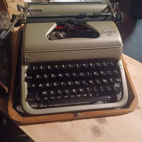 Macchina scrivere portatile - scrivere,