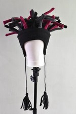 Cappello nero e bordeaux Dread