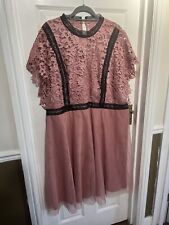 Abito midi Little Mistress rosa con pizzo nero nuovo con etichette taglia 26