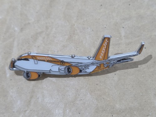 Easyjet airbus a320 enamel - easyjet,