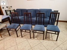 Quattro Sedie in Legno Scuro con Seduta Imbottita in Tessuto Blu