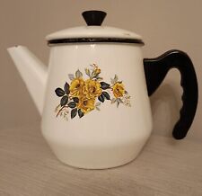 Teiera brocca in metallo smaltato con coperchio .Vintage