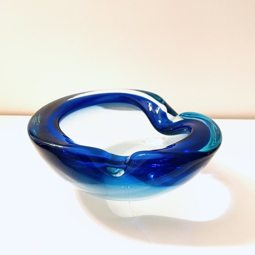 Grande guscio blu in - blu,