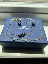Lotto cigni e collana