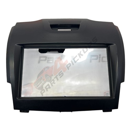 Radio surround trim isuzu dmax - radio,