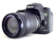Canon EOS 7D Mark II DSLR 20,2