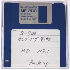 Floppy disk formato Akai S-900