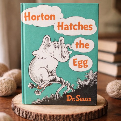 Seuss horton hatches the - dr.,