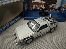 Christopher Lloyd Ritorno al Futuro Firmato Modello DeLorian 1/24 Welly. Certificato di autenticità proof