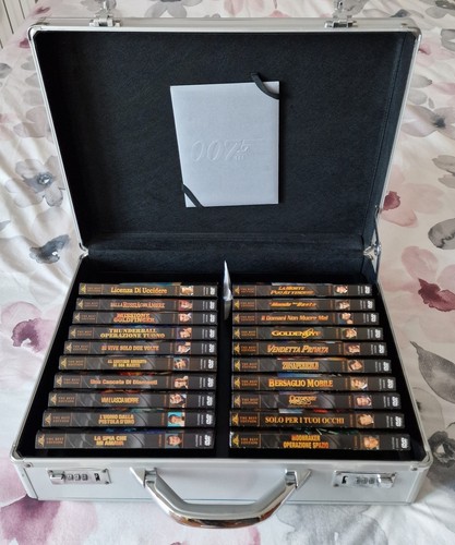 James bond 007 - james,