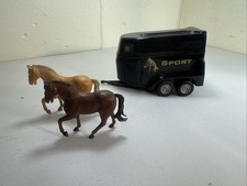 Rimorchio box cavalli Siku