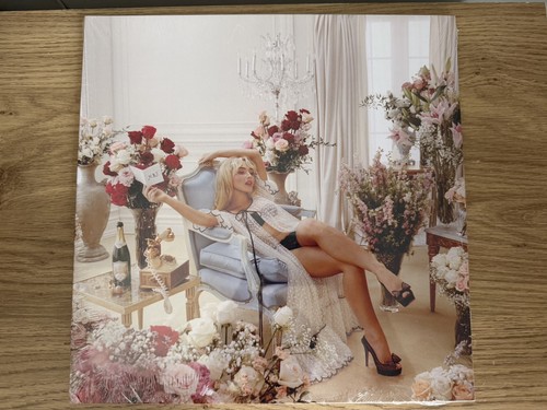 Sabrina carpenter man - carpenter, man’s