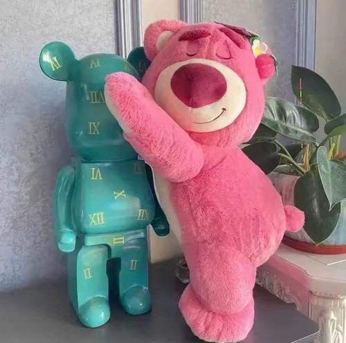 Cuscino peluche divano fragola
