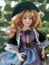 2.Bambola in porcellana