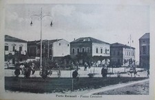 PORTO RECANATI: Piazza