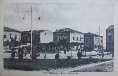 Porto recanati piazza - porto, recanati:
