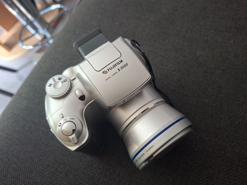 Fujifilm finepix s3000