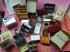 MOBILI PER CASA DELLE BAMBOLE