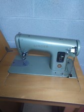 macchina da cucire con mobile SINGER