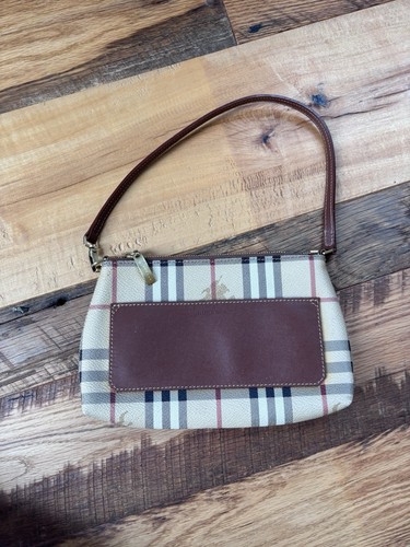 Burberry small purse - small,