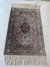 Tappeto in seta tessuto a mano