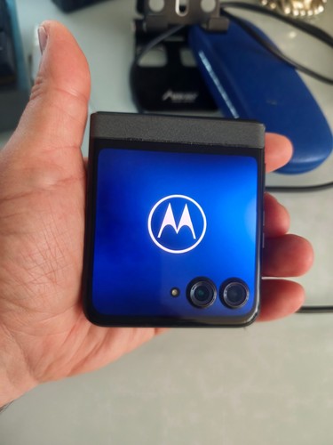 Motorola razr smartphone - 50,